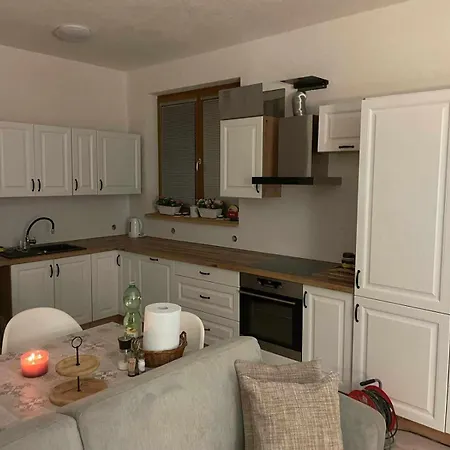 شقة Apartman Henika *